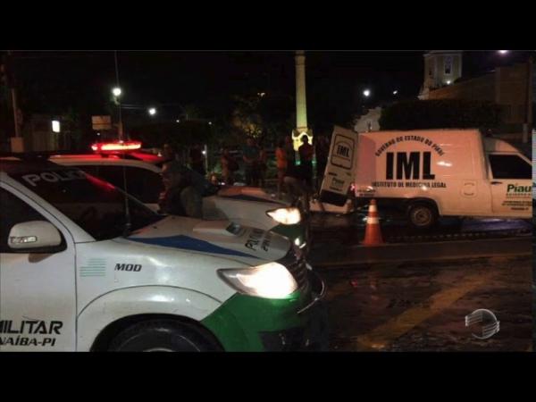 Mulher morre em colisão entre carro e moto no litoral do Piauí