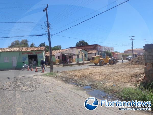 Alargamento da Rua Raimundo Ata&iacute;de.(Imagem:FlorianoNews)