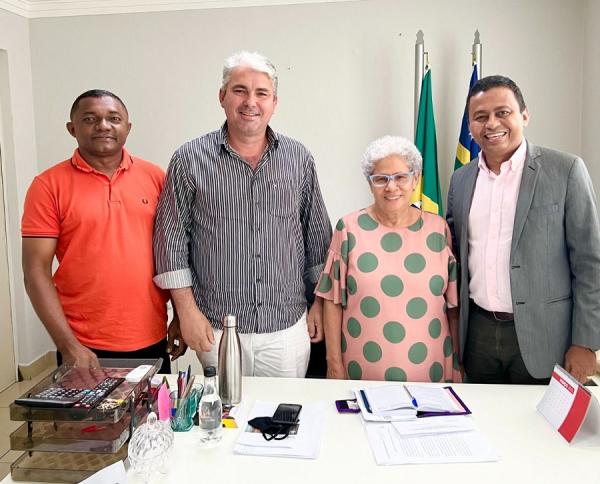 Maurício Bezerra anuncia recursos de cerca de R$ 200 mil para Org. dos Ex-Combatentes de Floriano