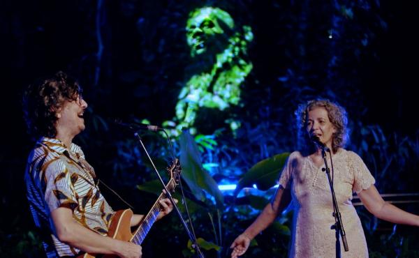 Luiz Melodia é celebrado por Pedro Luís e Jane Reis, viúva do cantor, no single "Passarinho viu"