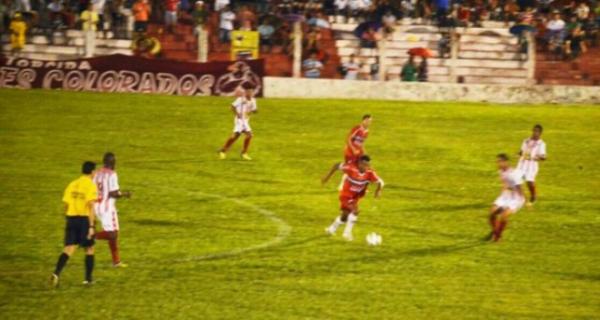 Pretinho reconhece Colorado "valente" no empate com Galo, mas vê limitação