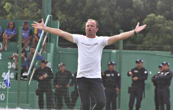 Após nova derrota do Corisabbá, técnico Fernando Agostini pede desligamento do clube
