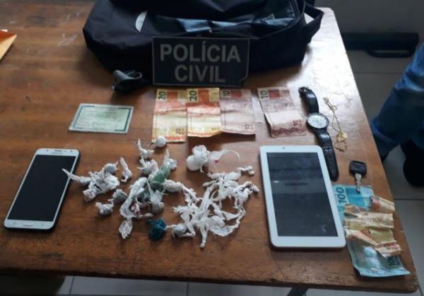 Casal &eacute; preso por tr&aacute;fico de drogas em Floriano.(Imagem:Piau&iacute;Noticias)
