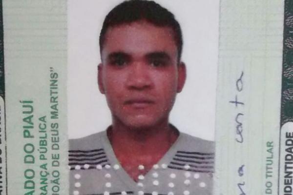 Jovem muda de bairro para fugir de desafeto, mas acaba assassinado