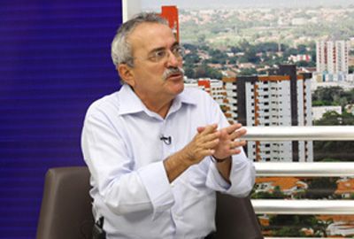 Átila Lira vai hoje a Assembleia tentar acordo com professores do Estado
