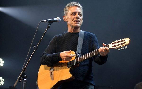 Chico Buarque passa bem após cirurgia e deve receber alta no fim de semana