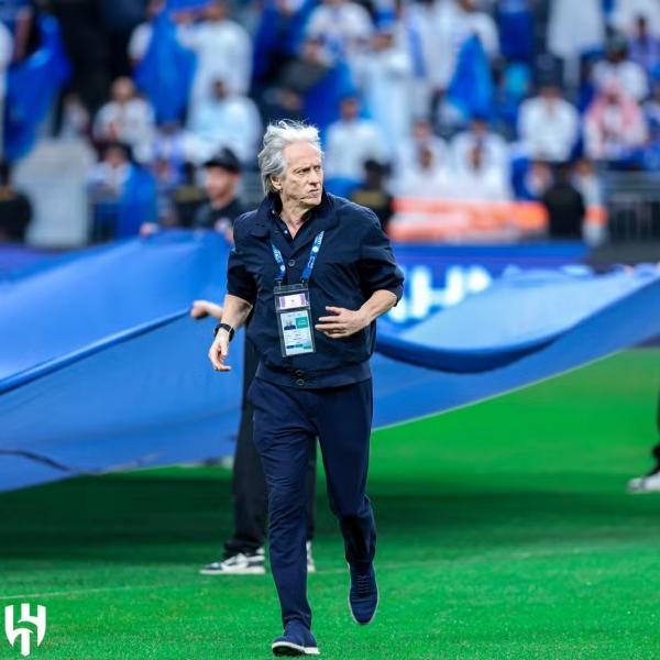 Jorge Jesus durante o jogo do Al-Hilal pelo Campeonato Saudita nesta sexta-feira.(Imagem:Divulga&ccedil;&atilde;o / Al-Hilal)