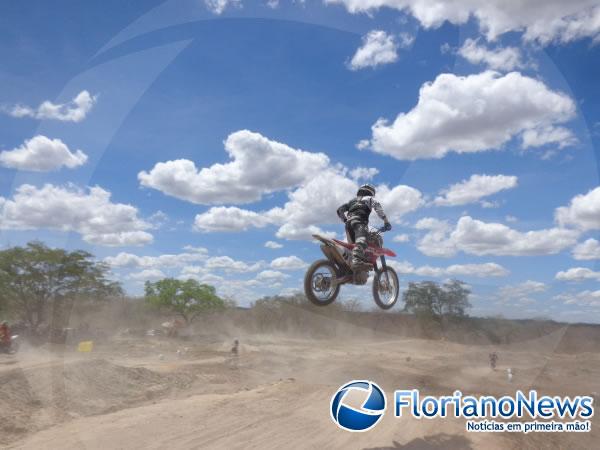 Realizada a 1&ordm; edi&ccedil;&atilde;o de Motocross de Bar&atilde;o de Graja&uacute;.(Imagem:FlorianoNews)