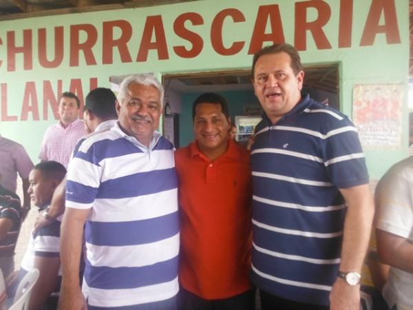 Deputado Federal S&eacute;timo Waquim, Prefeito Gleydson Resende e Deputado Estadual Stenio Rezende.(Imagem:FlorianoNews)