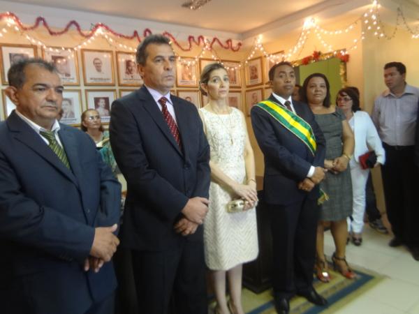 Gilberto J&uacute;nior tomou posse da prefeitura de Floriano.(Imagem:FlorianoNews)