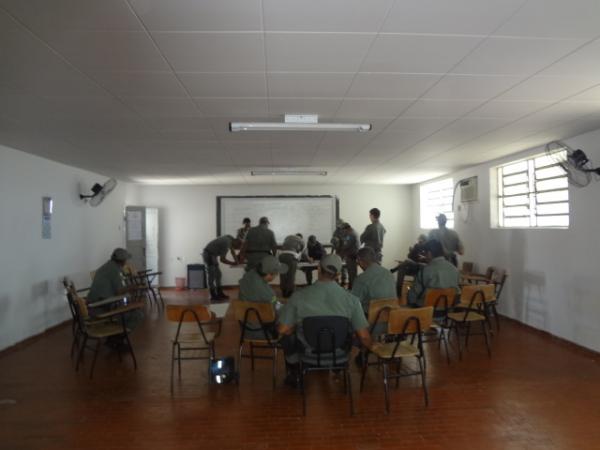 Policiais do 3&ordm; BPM participam de treinamento com novas armas.(Imagem:FlorianoNews)