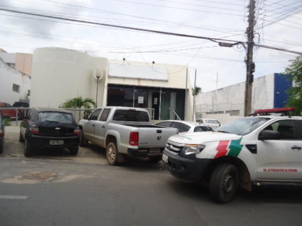 Homem é detido após apedrejar estabelecimento comercial em Floriano