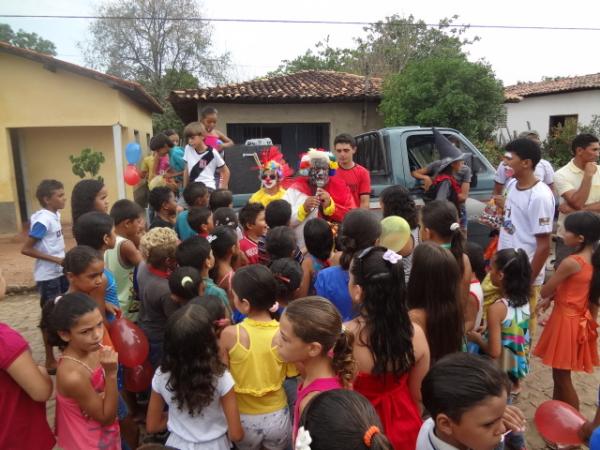 Palha&ccedil;o Carrapeta comemora o Dia das Crian&ccedil;as. (Imagem:FlorianoNews)