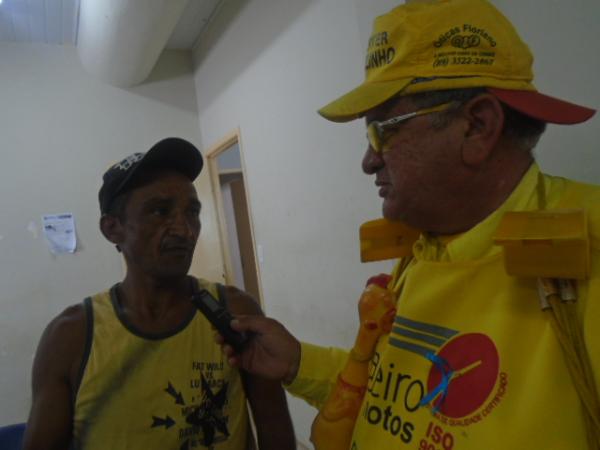 Propriet&aacute;rio da barraca de tiro ao alvo.(Imagem:FlorianoNews)