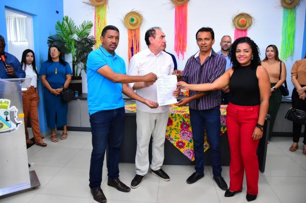  C&acirc;mara Municipal participa de assinatura de ordem de servi&ccedil;o para reforma da ponte do Bom Lugar(Imagem:CMF)