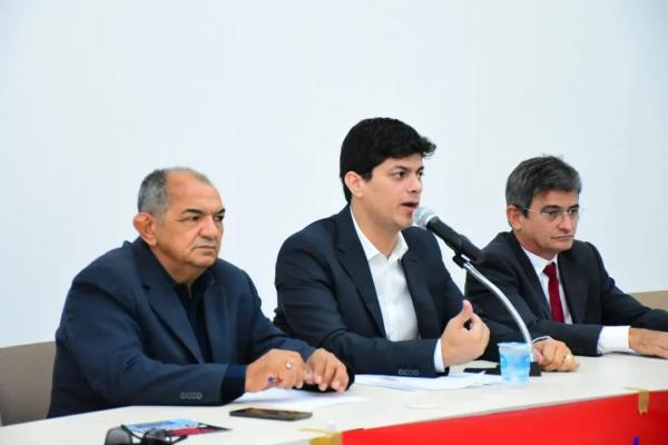C&acirc;mara Municipal de Floriano promoveu audi&ecirc;ncia p&uacute;blica que discutiu processo de privatiza&ccedil;&atilde;o da Agespisa(Imagem:CMF)