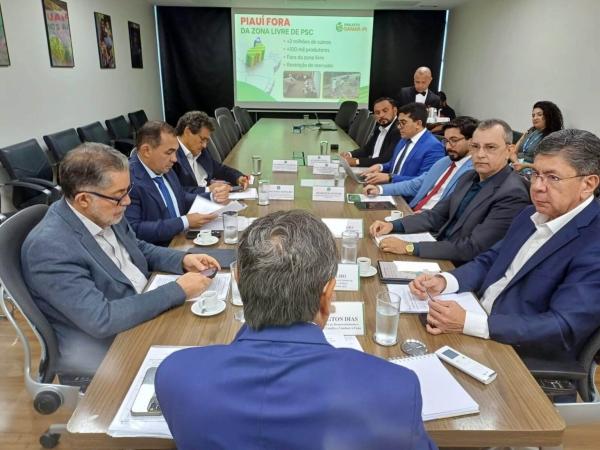 Governo do Piauí articula com MDS plano de vacinação e manejo para conter peste suína.(Imagem:Ascom MDS)