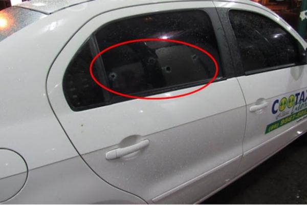 Passageiro é morto dentro de táxi em frente à rodoviária