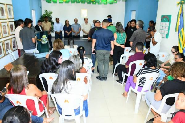 refeitura de Floriano assina ordens de servi&ccedil;o para obras de infraestrutura, lazer e educa&ccedil;&atilde;o no munic&iacute;pio(Imagem:Secom)