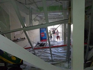 Quadrilha explode caixas eletrônicos e foge sem levar nada no Sul do Piauí