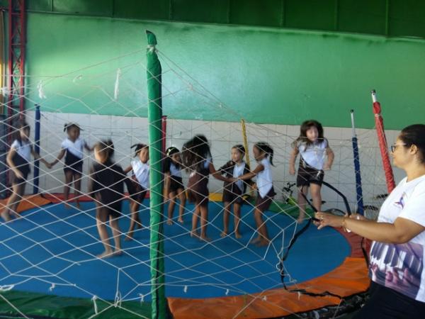 Alegria marca o início das aulas na Escola Pequeno Príncipe