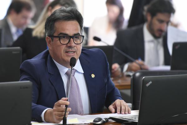 Sancionado projeto de Ciro que torna crime incentivar a automutila&ccedil;&atilde;o(Imagem:Edilson Rodrigues/Ag&ecirc;ncia Senado)