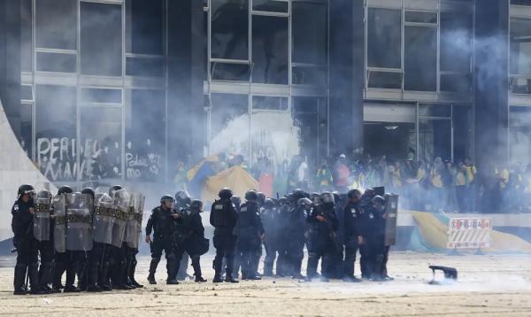 Especialistas apontam intenções por trás da tentativa de golpe em 8/1