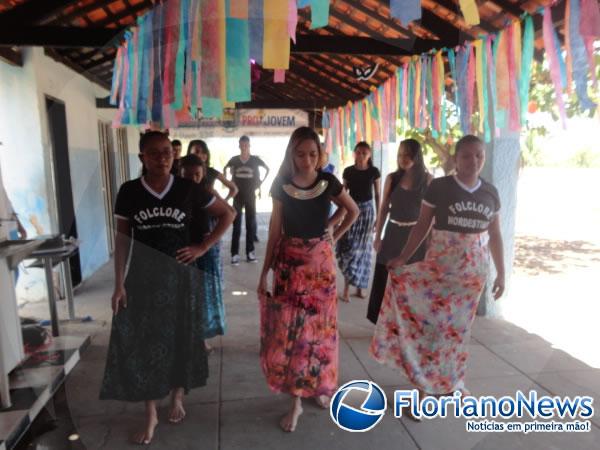 Lindolfo Uchoa realiza culmin&acirc;ncia do Projeto Resgatando o Folclore Brasileiro.(Imagem:FlorianoNews)