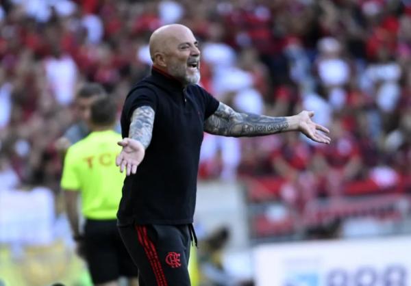 Sampaoli vê "jogo caótico" em tropeço: "Flamengo não se sente cômodo"
