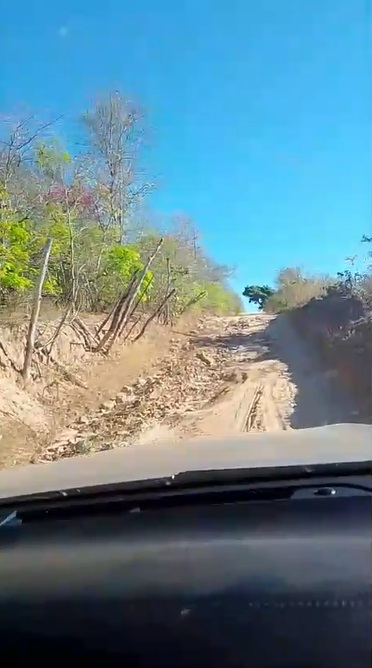 Moradores denunciam precariedade de estrada que dá acesso à localidade Areial