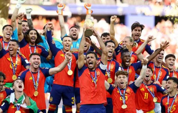 Espanha domina Argentina, vence na prorroga&ccedil;&atilde;o e leva o bi da Copa(Imagem:REUTERS/Kai Pfaffenbach)