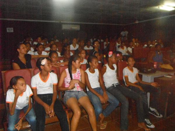Alunos de Escola Municipal desenvolve Projeto Vida Adolescente em Floriano