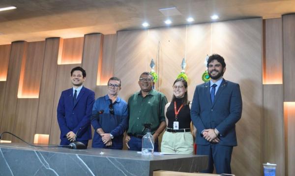 Sessão solene encerra as comemorações pelo mês do artesão