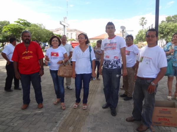 Servidores federais realizaram paralisa&ccedil;&atilde;o em Floriano.(Imagem: FlorianoNews)