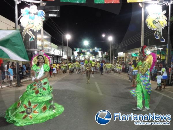 Desfile de escolas de acesso marca domingo de carnaval em Floriano.(Imagem:FlorianoNews)