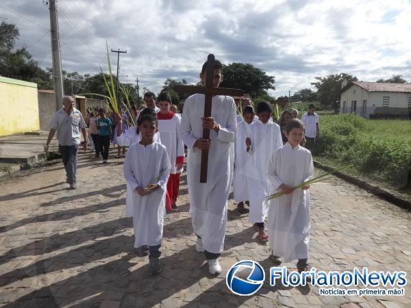 Prociss&otilde;es e missas marcaram o Domingo de Ramos em Floriano.(Imagem:FlorianoNews)