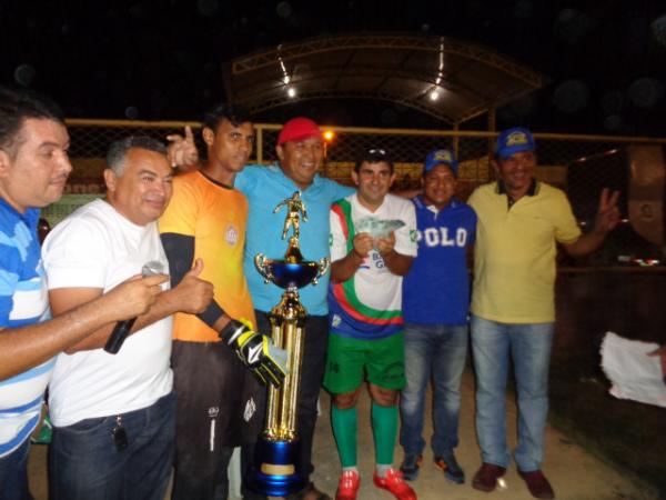 Emo&ccedil;&atilde;o e festa assinalam final do Campeonato Baronense 2015.(Imagem:FlorianoNews)