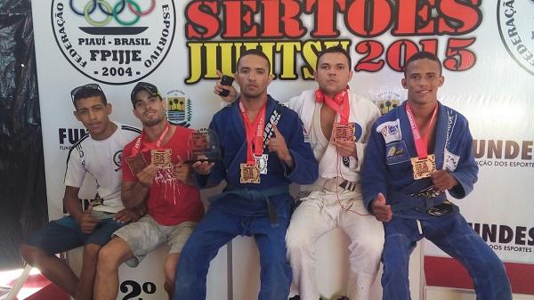 Florianenses conquistam medalhas no jiu-jitsu em Teresina.(Imagem:Divulga&ccedil;&atilde;o)