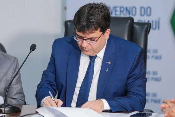 Fonteles anuncia curso na área de turismo e tecnologia em Cajueiro da Praia