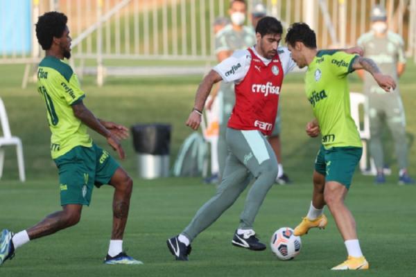 Seleções podem tirar Gómez e Weverton da fase decisiva do Paulistão no Palmeiras