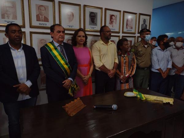  Prefeito Ant&ocirc;nio Reis empossa novos secret&aacute;rios municipais(Imagem:FlorianoNews)