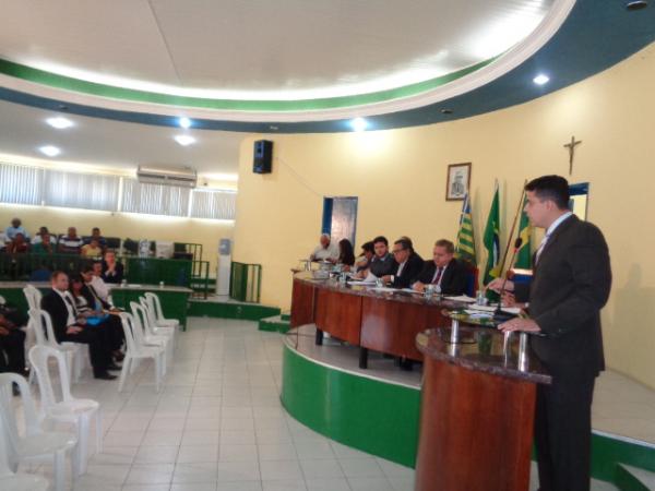 Audi&ecirc;ncia p&uacute;blica debate regulariza&ccedil;&atilde;o fundi&aacute;ria em Floriano (Imagem:FlorianoNews)