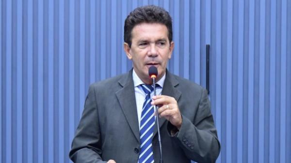 Vereador Miguel Vieira pede reforma para a Escola Municipal Dorinha Carvalho