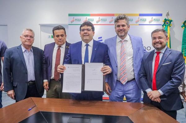 Rafael Fonteles sanciona lei que institui políticas que vão beneficiar o turismo do Piauí