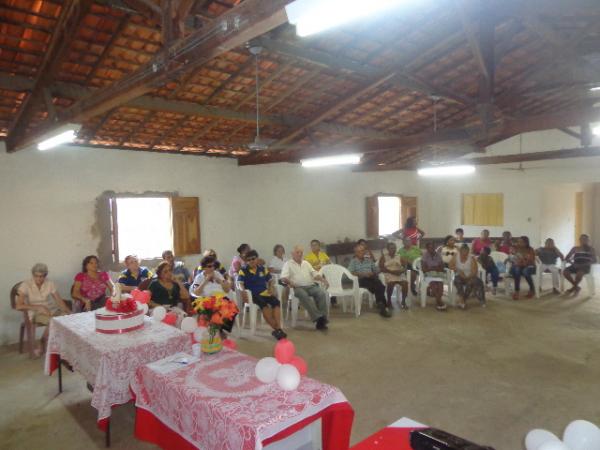 Associação de Moradores do Bairro Irapuá II realizou festa para as mães.(Imagem:FlorianoNews)