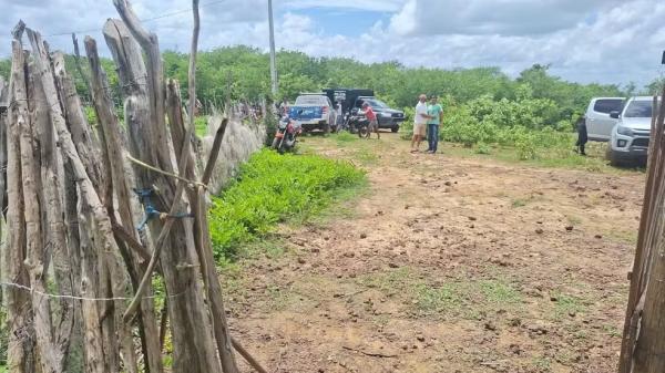 Homem é encontrado enterrado em matagal em Buriti dos Lopes, no Piauí