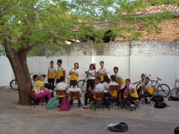 Professora Ros&aacute;rio ganha tablet em sorteio da Escola Mega de Floriano.(Imagem:FlorianoNews)