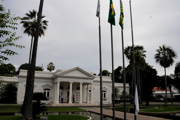 Governador assina promoção de 218 agentes penitenciários nesta segunda (18)