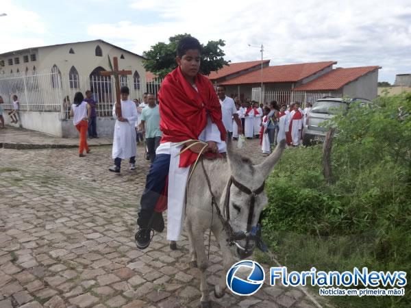 Prociss&otilde;es e missas marcaram o Domingo de Ramos em Floriano.(Imagem:FlorianoNews)