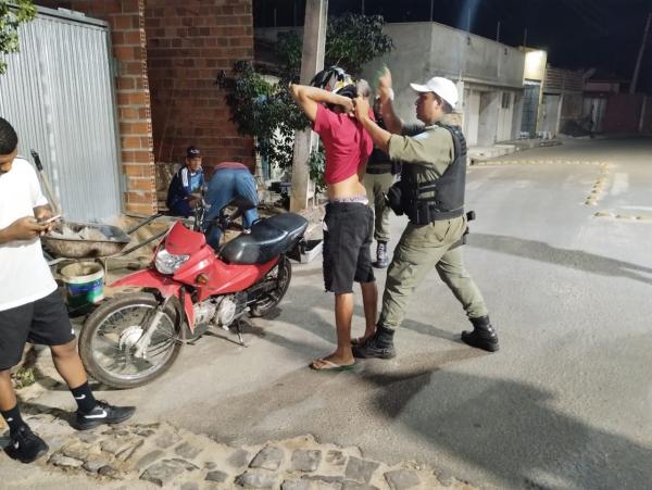 Pol&iacute;cia Militar realiza opera&ccedil;&atilde;o de fiscaliza&ccedil;&atilde;o e seguran&ccedil;a em Floriano.(Imagem:Divulga&ccedil;&atilde;o/PM)